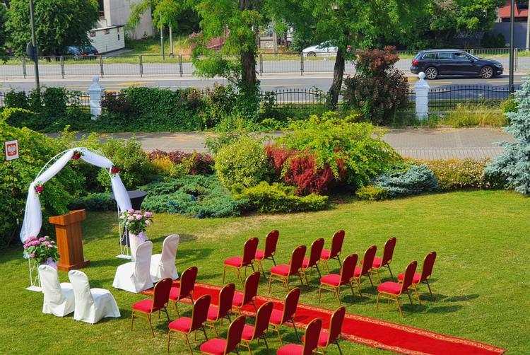 Ślub plenerowy w Hotelu Anin Park w Warszawie